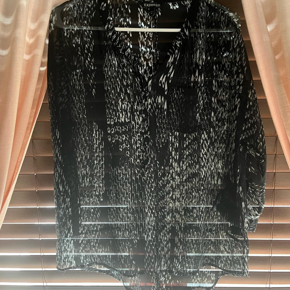 Express sheer tunic top.